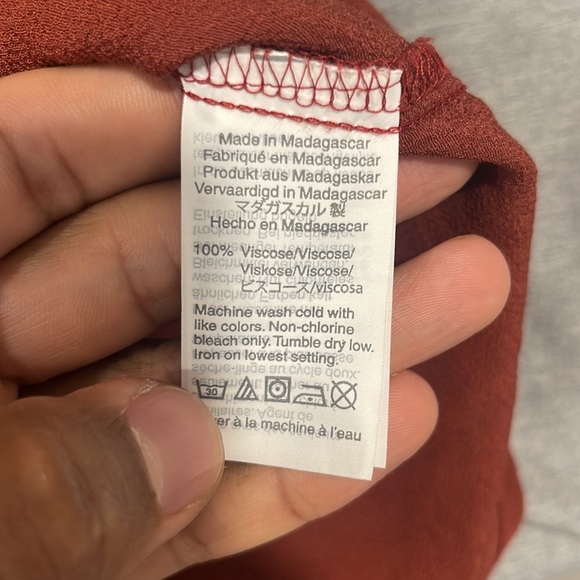 MADEWELL Rust Red Short Sleeve V-Neck Rhyme Top - Picture 10 of 11